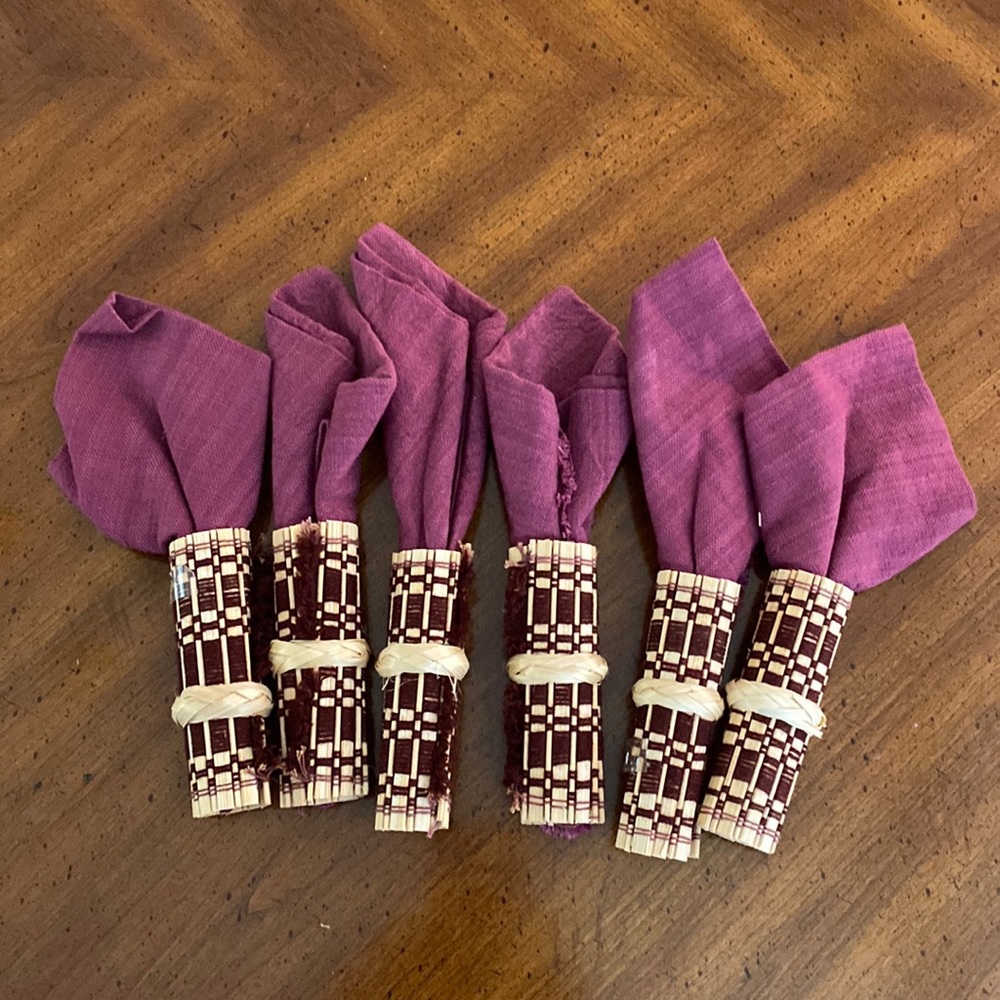 6 napkins plus holders